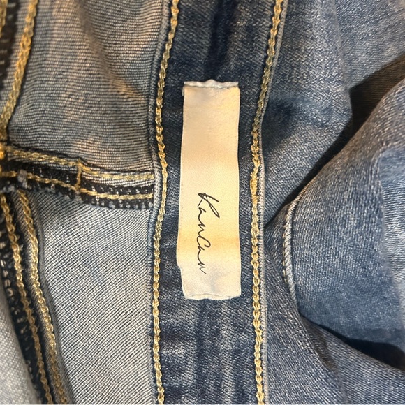 Women's Stretchy Medium Wash Slim Leg Jeans Size 11 Mid Rise Classic 5 Pocket - Picture 2 of 5